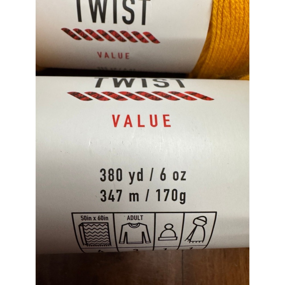 Big twist Value varsity gold 2‎ skeins - Picture 2 of 6